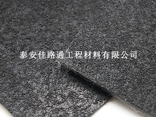糙面防滲土工膜焊接難點(diǎn)與技巧：精準(zhǔn)操作，確保無漏