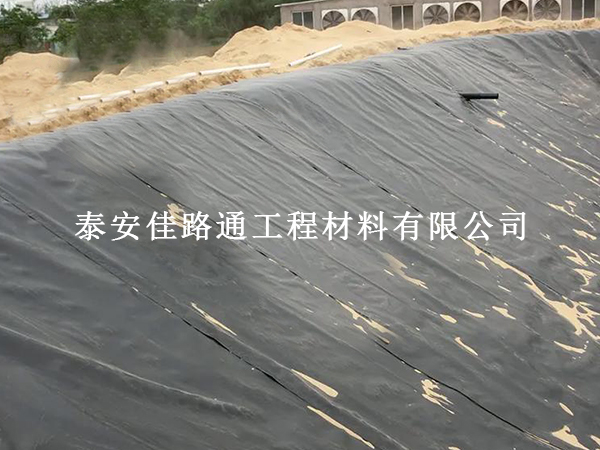 垃圾填埋場防滲膜斜坡鋪設(shè):關(guān)鍵注意事項(xiàng)與創(chuàng)新視角 垃圾填埋場防滲膜斜坡鋪設(shè):關(guān)鍵注意事項(xiàng)與創(chuàng)新視角